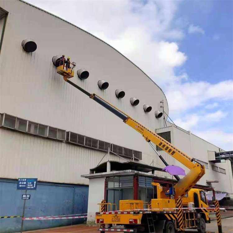 六枝特高空作业车出租服务：专业广告牌安装解决方案