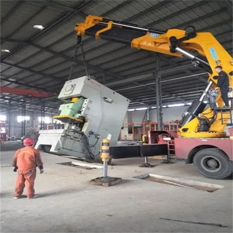 六枝特80吨折臂吊车出租附近电话